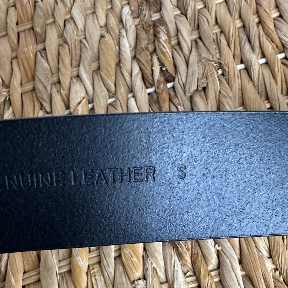 Carhartt Black Leather Belt with Embossed Logo size small‎